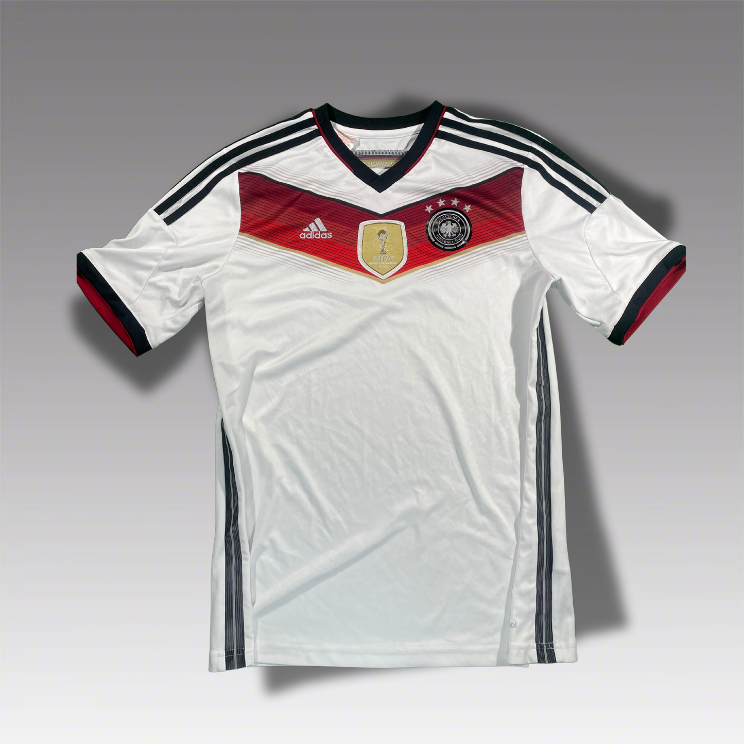 Adidas DFB Deutschland Trikot WM 2014 Kindergröße, Original Vintage, fußball trikot, Kindergröße, Original trikot, retro fußball trikot, vintage fußballtrikot, originale fußball trikots, authentische fußballtrikots, trikot retro 90er, trikot retro 2000er, classic football jersey, original trikot kaufen, offizielles fußballtrikot, spielerversion trikot, fußball trikot herren, fußball trikot kinder, trikot sammlerstück, limitierte trikot edition, günstig, deutschland wm2014, brasilien, götze, kroos
