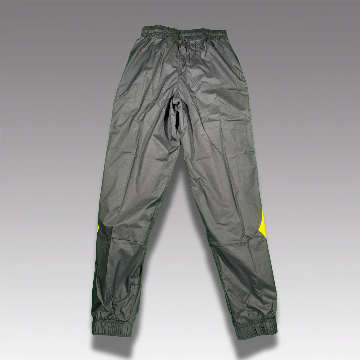Puma bvb Trackpants, borussia dortmund, pashanim, vintage tracksuit, retro fußball trainingsanzug, vintage fußball trainingsanzug, adidas retro tracksuit, nike vintage tracksuit, tracksuit outfit, original tracksuit, authentische tracksuits, oldschool tracksuit, vintage fußball sportanzug, retro jogginganzug, premium vintage tracksuit, tracksuit rarität, trainingsanzug retro 90er, retro tracksuit deutschland, retro tracksuit kaufen, vintage fußballtrikot, original, fußball, bvb, retro fußball, bvb09