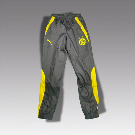 Puma bvb Trackpants, borussia dortmund, pashanim, vintage tracksuit, retro fußball trainingsanzug, vintage fußball trainingsanzug, adidas retro tracksuit, nike vintage tracksuit, tracksuit outfit, original tracksuit, authentische tracksuits, oldschool tracksuit, vintage fußball sportanzug, retro jogginganzug, premium vintage tracksuit, tracksuit rarität, trainingsanzug retro 90er, retro tracksuit deutschland, retro tracksuit kaufen, vintage fußballtrikot, original, fußball, bvb, retro fußball, bvb09