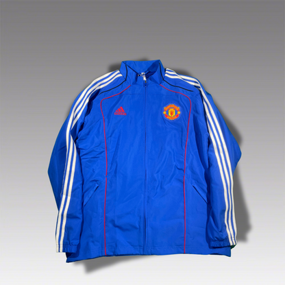 Adidas, ManchesterUnited retro tracksuit, vintage tracksuit, retro fußball trainingsanzug, vintage fußball trainingsanzug, adidas retro tracksuit, nike vintage tracksuit, tracksuit outfit, original tracksuit, authentische tracksuits, oldschool tracksuit, vintage fußball sportanzug, retro jogginganzug, premium vintage tracksuit, tracksuit rarität, trainingsanzug retro 90er, retro tracksuit deutschland, retro tracksuit kaufen, vintage fußballtrikot, original, fußball