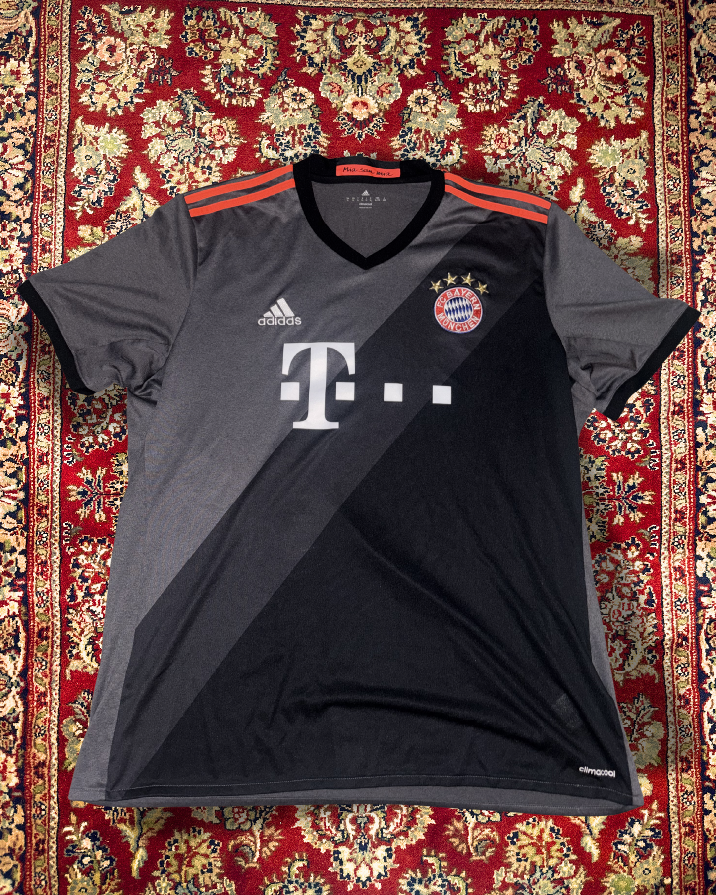 FC Bayern München Trikot 2016/17 (XL) AllAroundFootball