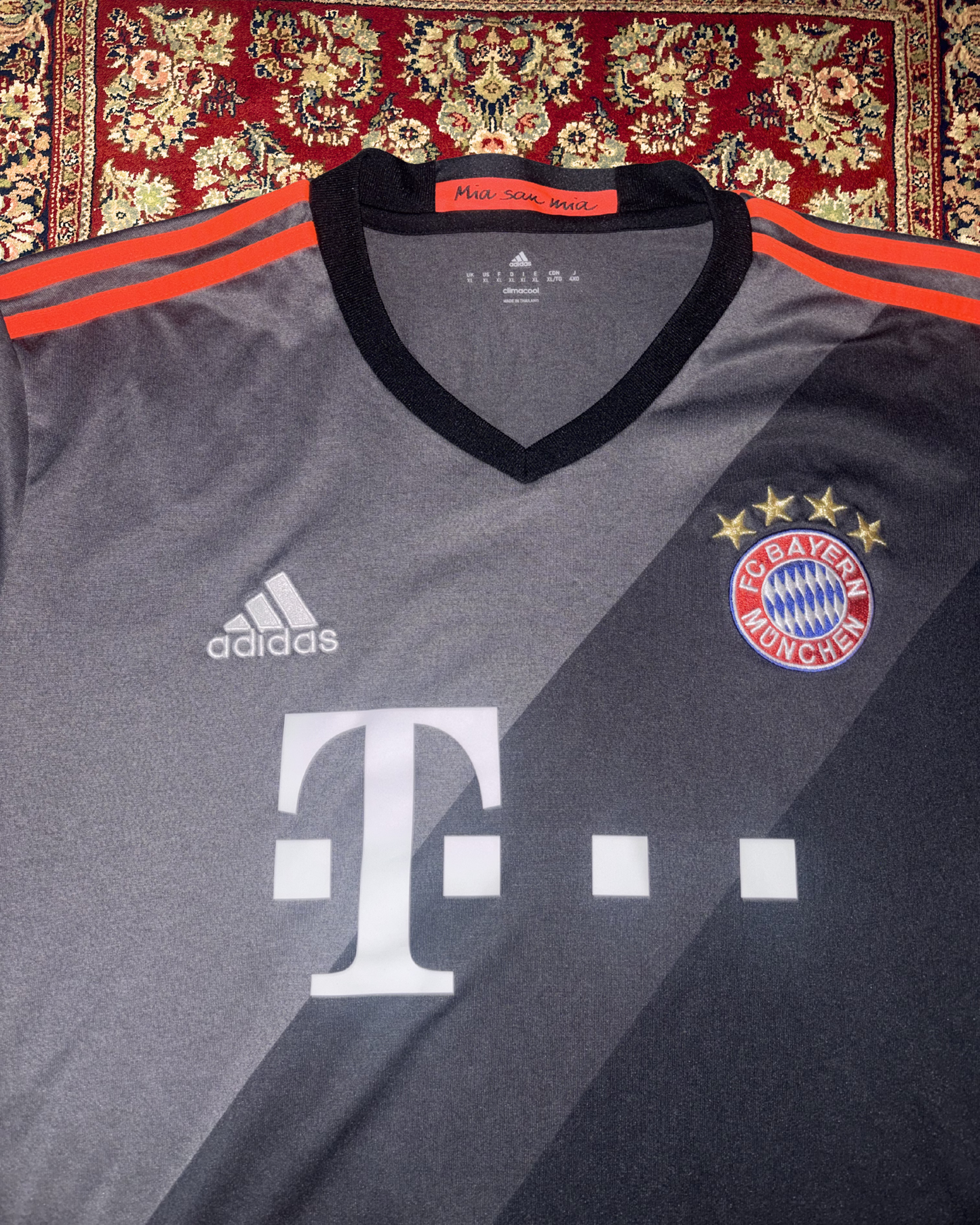 FC Bayern München Trikot 2016/17 (XL) AllAroundFootball